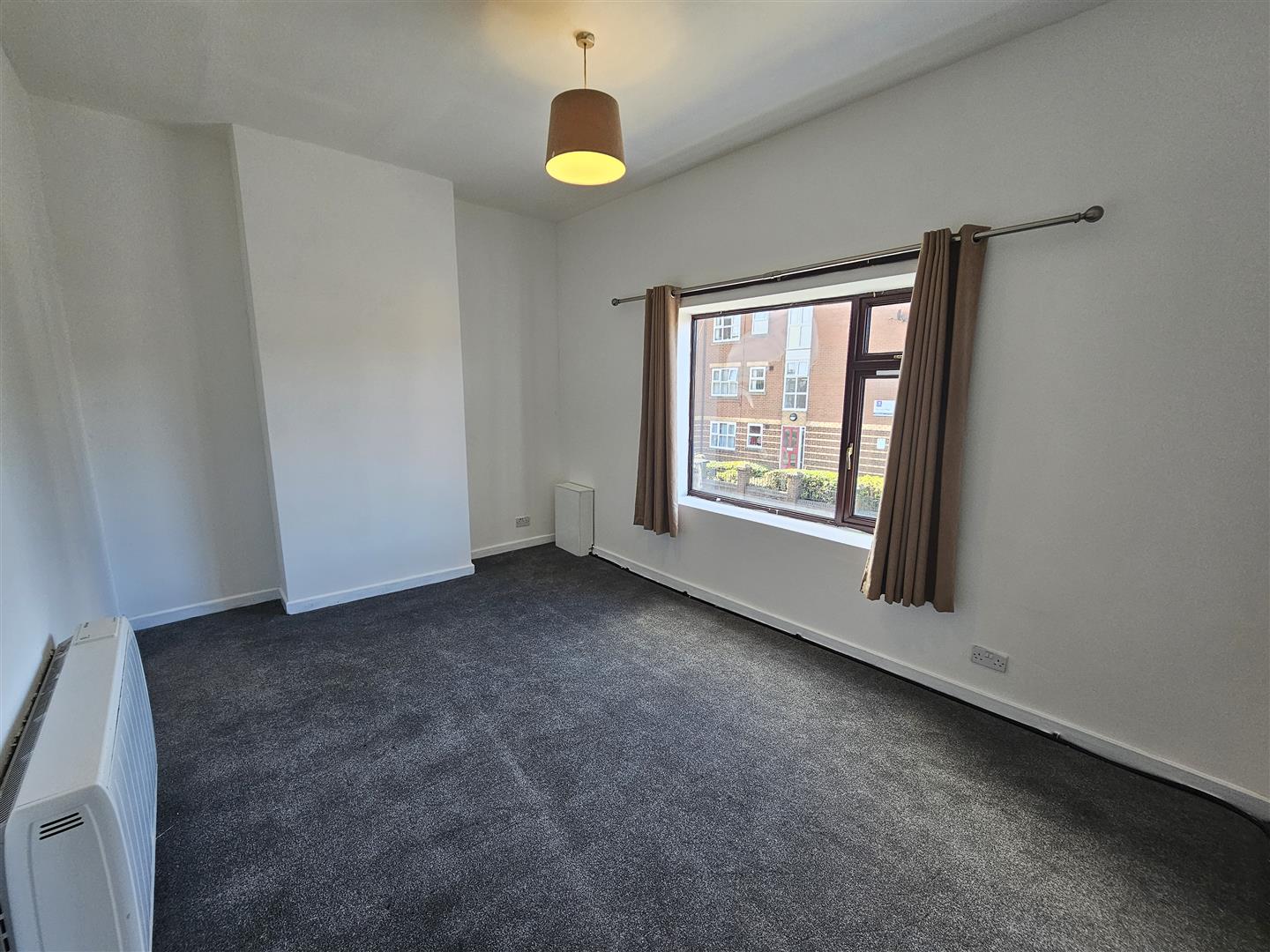 Morris Green Lane, Bolton, photo 4